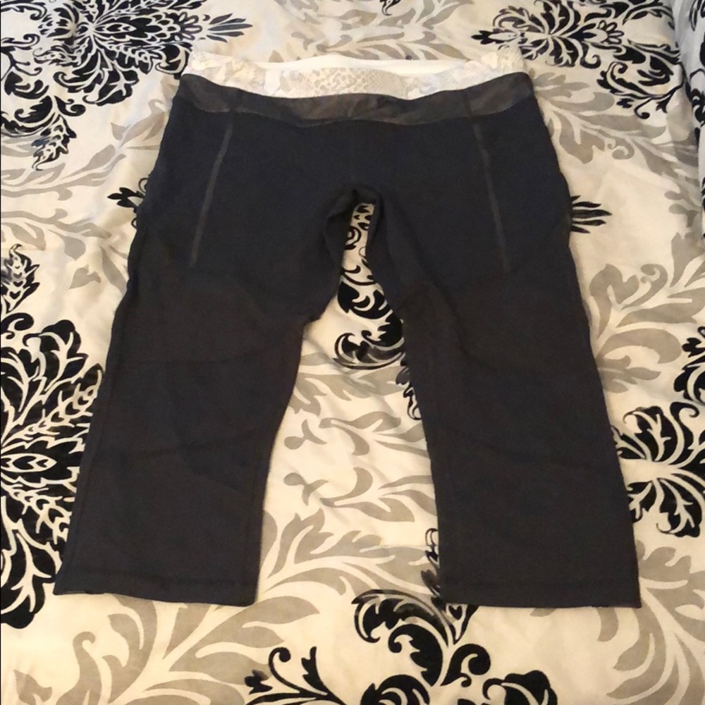 Lululemon cropped pants